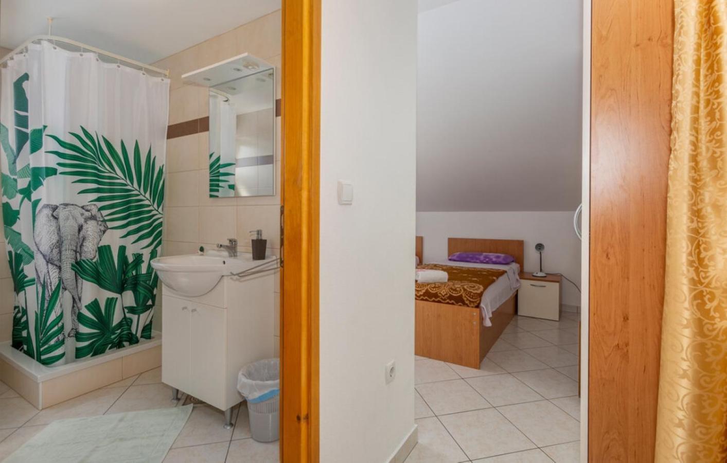 Guest House Lucija Banjol Oda fotoğraf