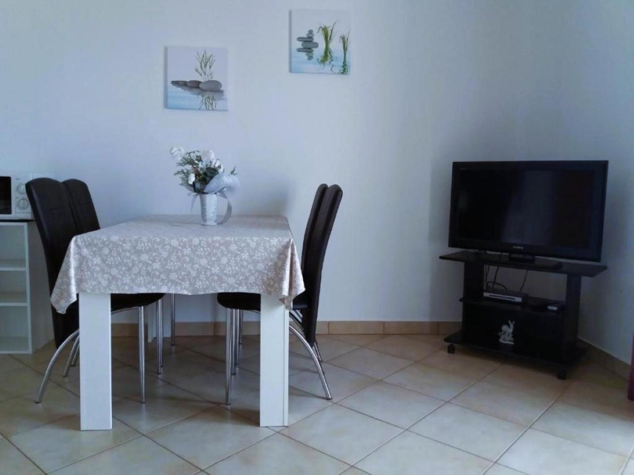 Guest House Lucija Banjol Oda fotoğraf